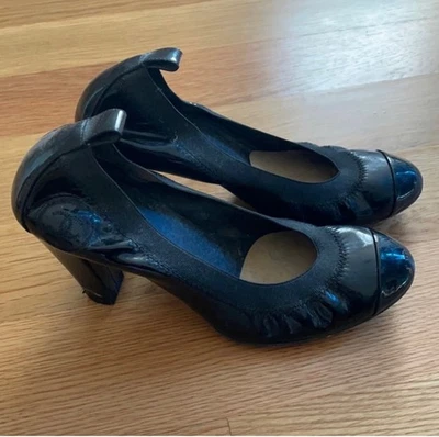 CHANEL Black Patent Leather Stretchy Ballet Band Pumps Shoes 35/5 Rare Italy - Image 1 of 4