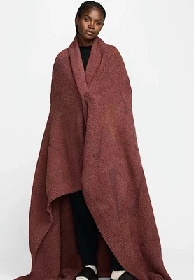 Nike Sportswear Phoenix Cozy Boucle Oversized Knit Blanket Red Sepia 69 X 77 - Image 1 of 4
