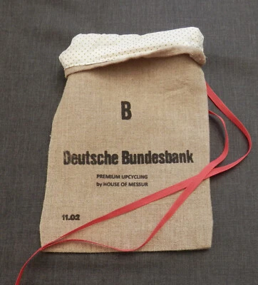 WEIHNACHTS GELDSACK  B14 FUTTER WEISS MIT PUNKTEN  Upcycling DEUTSCHE BUNDESBANK - Bild 1 von 2
