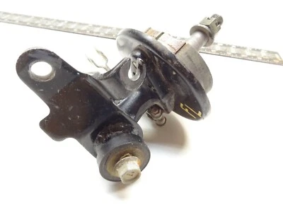 Freno de tambor de nudillo delantero izquierdo 1997 para Suzuki LT80 ATV Quadsport 82cc LT 80 OEM Foto 1 de 4