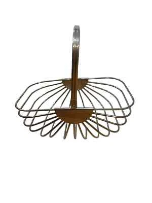 Cesta de frutas Godinger vintage de alambre de metal plateado mango plegable usado en excelente estado Art Deco Foto 1 de 4