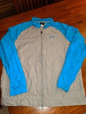 Men's Oakley lightweight rain jacket.