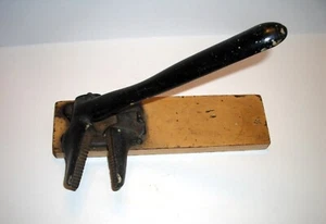 Antiker ausgefallener Nussknacker Gusseisen Hebelwirkung Mutter aller Nussknacker! - Bild 1 von 5