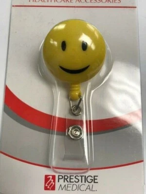 NUEVOS SOPORTES DE IDENTIFICACIÓN RETRÁCTILES CAPRICHOSOS Foto 1 de 4