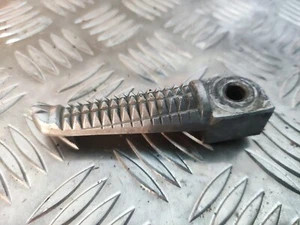 A-295 YAMAHA YZF 1000 THUNDERACE REPOSAPIES ESTRIBERATRASERO DERECHO - Imagen 1 de 2