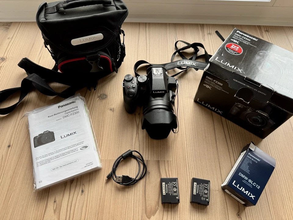 Panasonic Lumix DMC FZ300 inkl Zubehörpaket, OVP*Tasche* Wechselakku*uvm*  - Bild 1 von 4