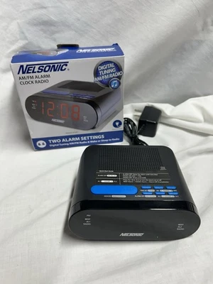 Nelsonic AM/FM Digital Tuning Clock Radio, NLC695 - Image 1 of 4