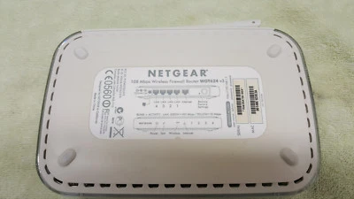 Netgear WGT624 108 Mbps 4-Port 10/100 Wireless G Router (WGT624v3) - Image 1 of 4