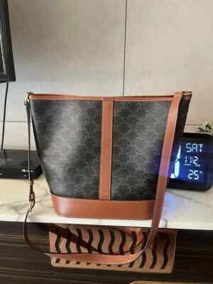 BOLSO CUBO CELINE MEDIANO Foto 1 de 4