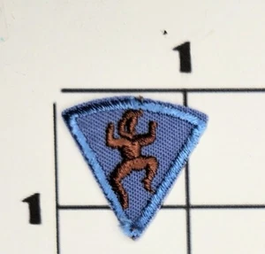 Retired Girl Scout Brownie Patch Triangle Blue Merit Vintage Iron - Picture 1 of 1