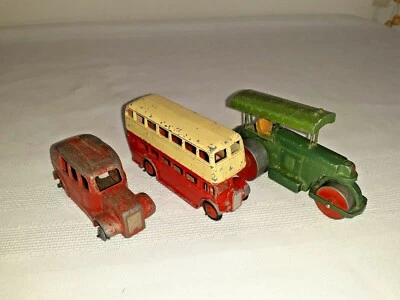 Lote de juguetes Dinky vintage (década de 1950) autobús de cubierta DBL, Aveling Barford, coche de bomberos Foto 1 de 4