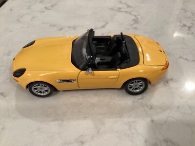 Welly 1:24 BMW Z8 Convertible - #2084 - Image 1 of 4