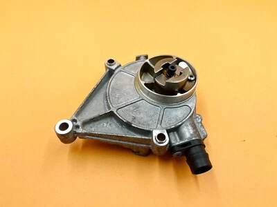 12-16 BMW 228i 328i 428i 2.0L ENGINE MOTOR BRAKE VACUUM PUMP ASSEMBLY OEM - Image 1 of 4