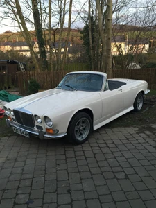 JAGUAR 4.2 XJ6 WHITE MANUAL WITH OVERDRIVE - Picture 1 of 10