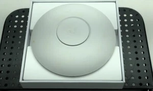 Ubiquiti Networks UniFi | UAP-AC-Pro - 802.11ac Wireless Access Point - Picture 1 of 5