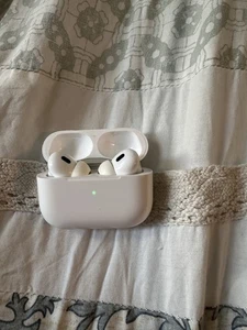 Apple Airpods Pro 2ème génération 2023 avec garantie Apple Care - Photo 1 sur 4