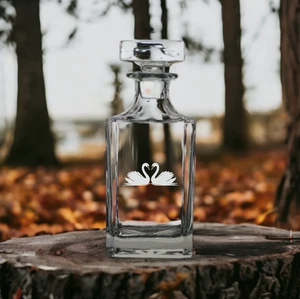 2 Swans Decanter 26 Oz Bourbon Whiskey Premium Glass Personalize Love Gift NEW - Picture 1 of 9