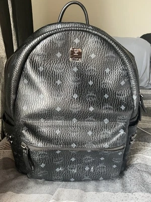 Mochila de cuero negra MCM Foto 1 de 4