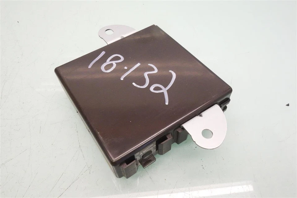 Computador multiplex driver frontal Lexus Gs300 2006 89222-30110 - Imagem 1 de 4