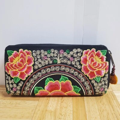 Hermosa cartera con cremallera alrededor de mujer rosa bordado floral Foto 1 de 4
