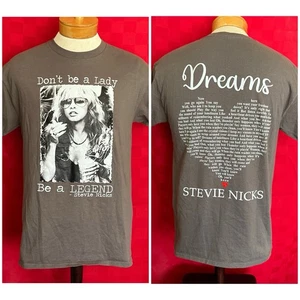 NUOVO Stevie Nicks Dreams Song Lyrics Shirt Taglia Medium Dreams Fleetwood Mac Heart - Foto 1 di 11
