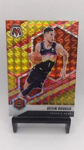 2020-21 Mosaic Devin Booker Choice Fusion Red Yellow Prizm /88 Suns #33 - Bild 1 von 2