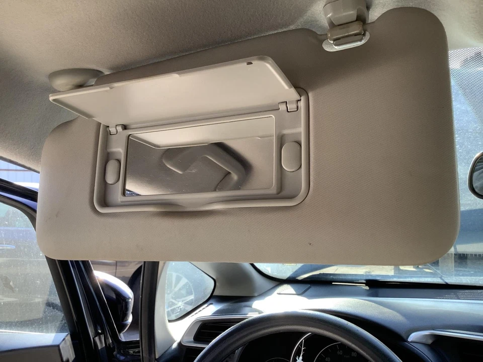 Used Left Sun Visor fits: 2016 Honda Fit without illumination Left Grade A Foto 1 de 4