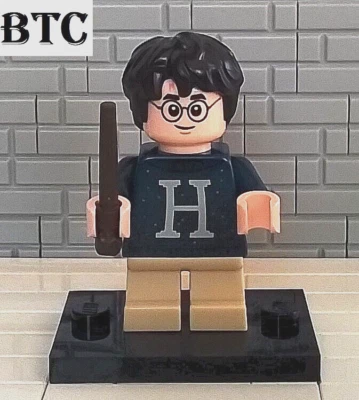 LEGO Harry Potter 75964 Harry Potter - Dark Blue Sweater with Letter H Minifig! - Image 1 of 4