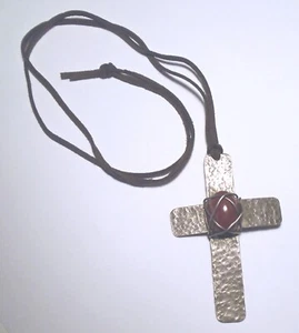 Vintage NAVAJO Esterlina 925 JASPE ROJO Martillado a Mano 3" CRUZ/Colgante FIRMADO - Imagen 1 de 5