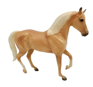 Rentner klassisches Breyer Pferd 917 Palomino Mariah Form - Bild 1 von 10