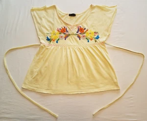 vtg SESSIONS Women's Yellow Short Sleeve Graphic Print Top Peytite Medium - Picture 1 of 8