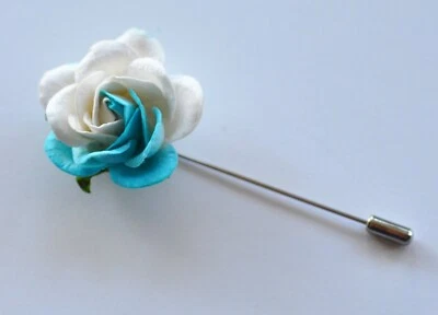Broche prendedor de solapa con palo de flores de rosa de papel azul y blanco de 1/2" para hombre y mujer Foto 1 de 2