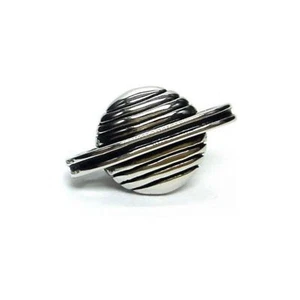 Planet Saturn 3D Silver Metal Lapel Pin Badge Brooch Space Sci Fi Geek Geeky Ast - Picture 1 of 1