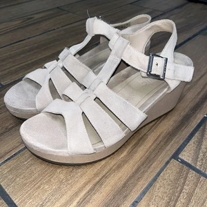 VIONIC HOOLA TAWNY Platform T-Strap Wedge Sandal Suede Tan women 9.5 - Picture 1 of 10