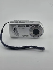 Sony Cyber-shot DSC-P8 3.2MP Digital Camera Silver-no charger Or Battery *READ* - Picture 1 of 6