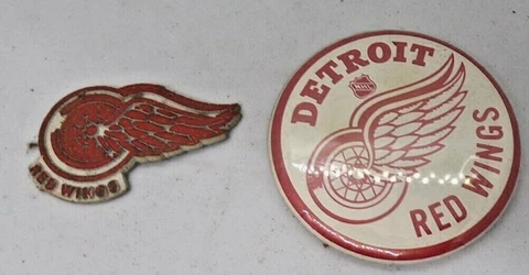 NHL vintage Detroit Red Wings standing board hockey rubber magnet and pinback Cover
