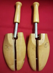 Vintage Preston Shoe Trees Size 5?. Made in Preston Ontario. Excellent Condition - Picture 1 of 5