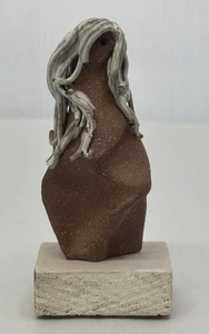 Keramikskulptur mit dem Titel OLD SIOUX von JEAN BERIMAN Einzigartig 4 1/8 in der Höhe - Bild 1 von 16