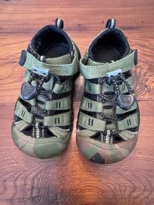 Keen Camo Dark Green Waterproof Hiking Shoes Little Kids Size 9 - Picture 1 of 10