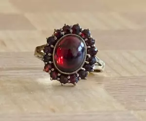 Anillo racimo granate cabujón oro 9K vintage - Imagen 1 de 7