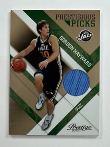 2010 Panini Prestigiose Picks Gordon Hayward Relic 38/499 AR86 - Foto 1 di 2