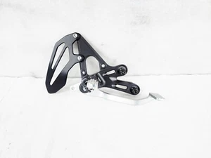 2022-2025 YAMAHA YZF R7 OEM Soporte trasero delantero derecho Palanca de freno - Imagen 1 de 6