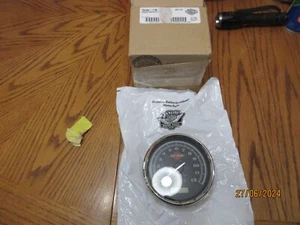 New Harley-Davidson OEM 2015-17 Softail Slim Speedometer 70700-11B - Bild 1 von 5