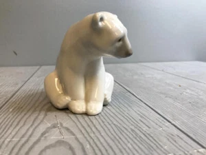 Vintage Lladro Seated White Polar Bear Figurine #1209 Greys and Whites - Picture 1 of 6