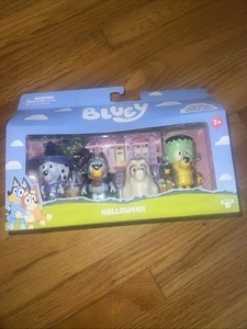 BLUEY HALLOWEEN COSTUMES HOLIDAY 4 PACK FIGURES NEW - Picture 1 of 6