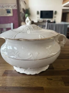 Vintage Royal Villeroy & Boch One Handled Rosette Chamber Pot & Lid - Picture 1 of 5