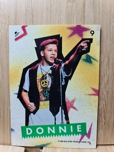 NEW KIDS ON THE BLOCK🏆 NKOTB 1989 #9 DONNIE Trading Card 🏆FREE POST - Foto 1 di 2