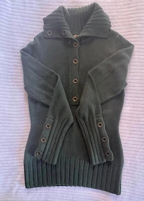 Suéter pulôver feminino tamanho médio com babado manga comprida verde 1/2 botão - Imagem 1 de 4