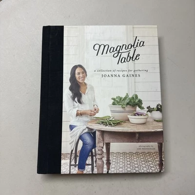 Magnolia Table Joanna Gaines First Edition. Vol 1 Cookbook Hardcover Book-C7 Foto 1 de 4