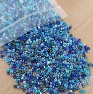 25g Czech Glass Seed Beads Blue Mix Colour & Size 11/0 13/0, Hole 0.6-0.8mm - Picture 1 of 5